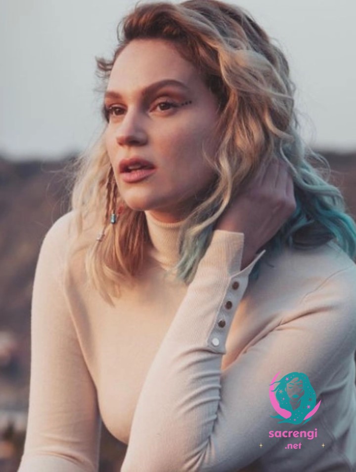 Farah Zeynep Abdullah saç kesimi