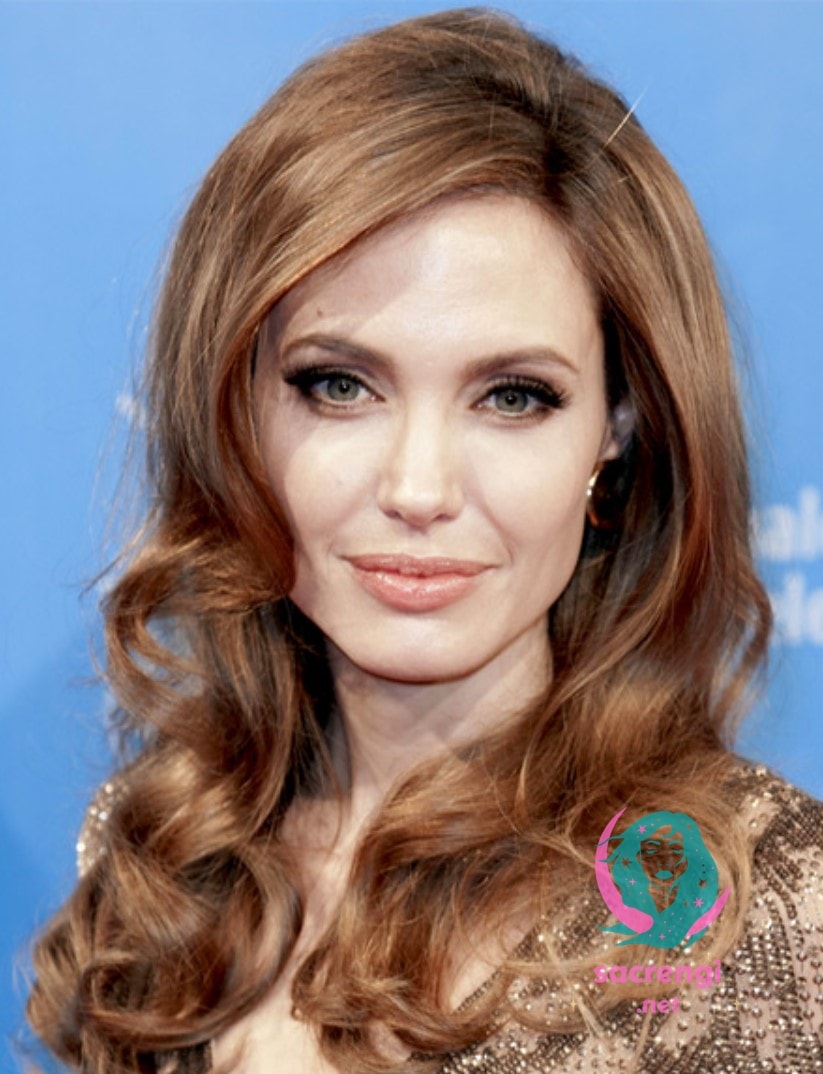 Angelina Jolie Açık Saç Rengi