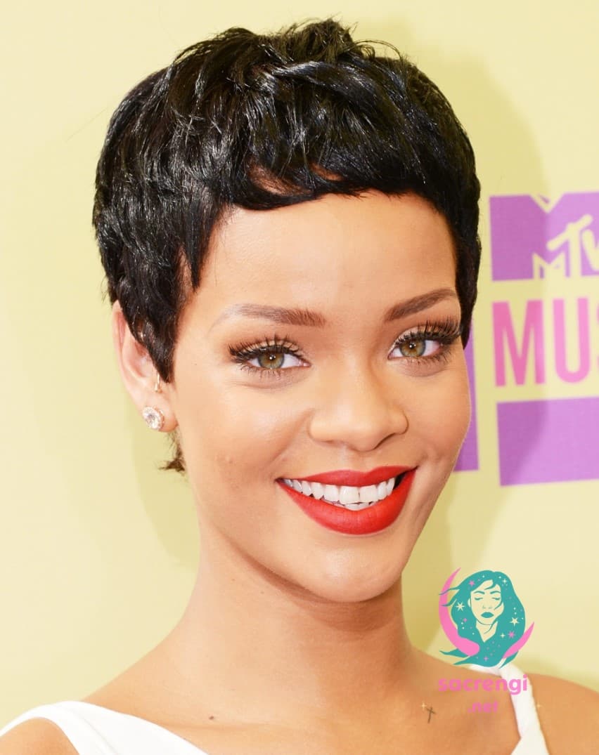 Rihanna Kısa Saç Modeli