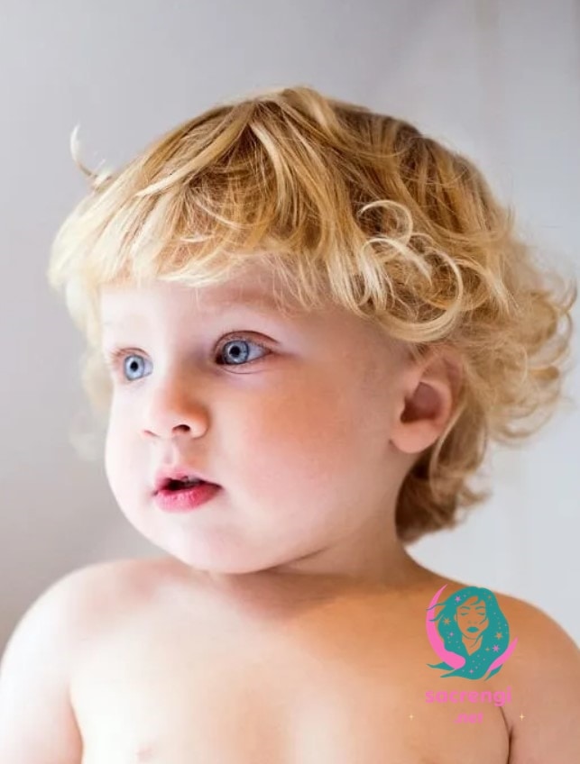 Erkek Bebek Kıvırcık Saç Kesim Modelleri