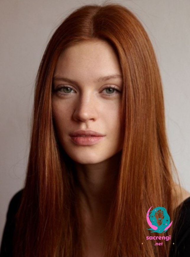 Koyu Bakır Kızıl Düz Saç Modeli