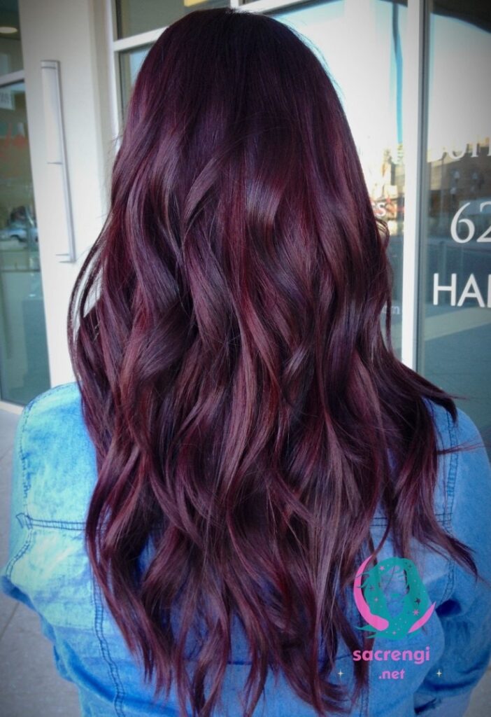 Patlıcan Moru Saç Rengi ve Saç Modelleri - Sacrengi.net